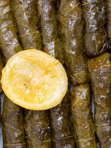 yaprak sarma servi avec du citron