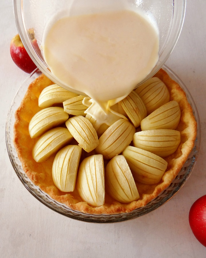garniture d'une tarte alsacienne aux pommes